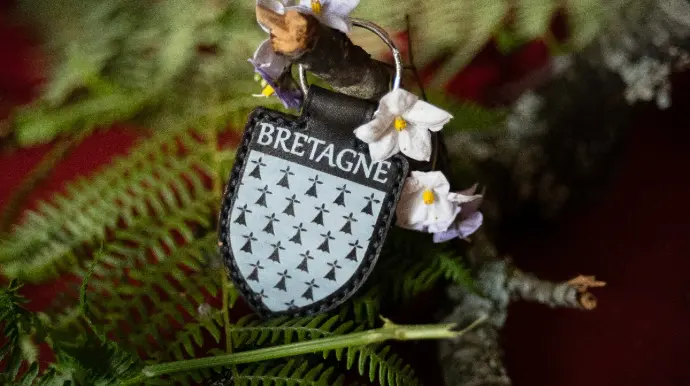 Porte-clés en cuir peint